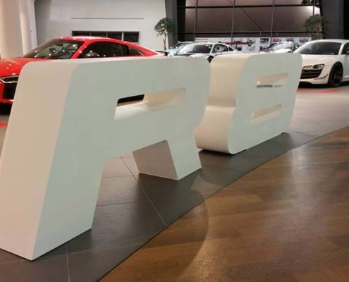 Audi R8 3D-Logo Showroom 3